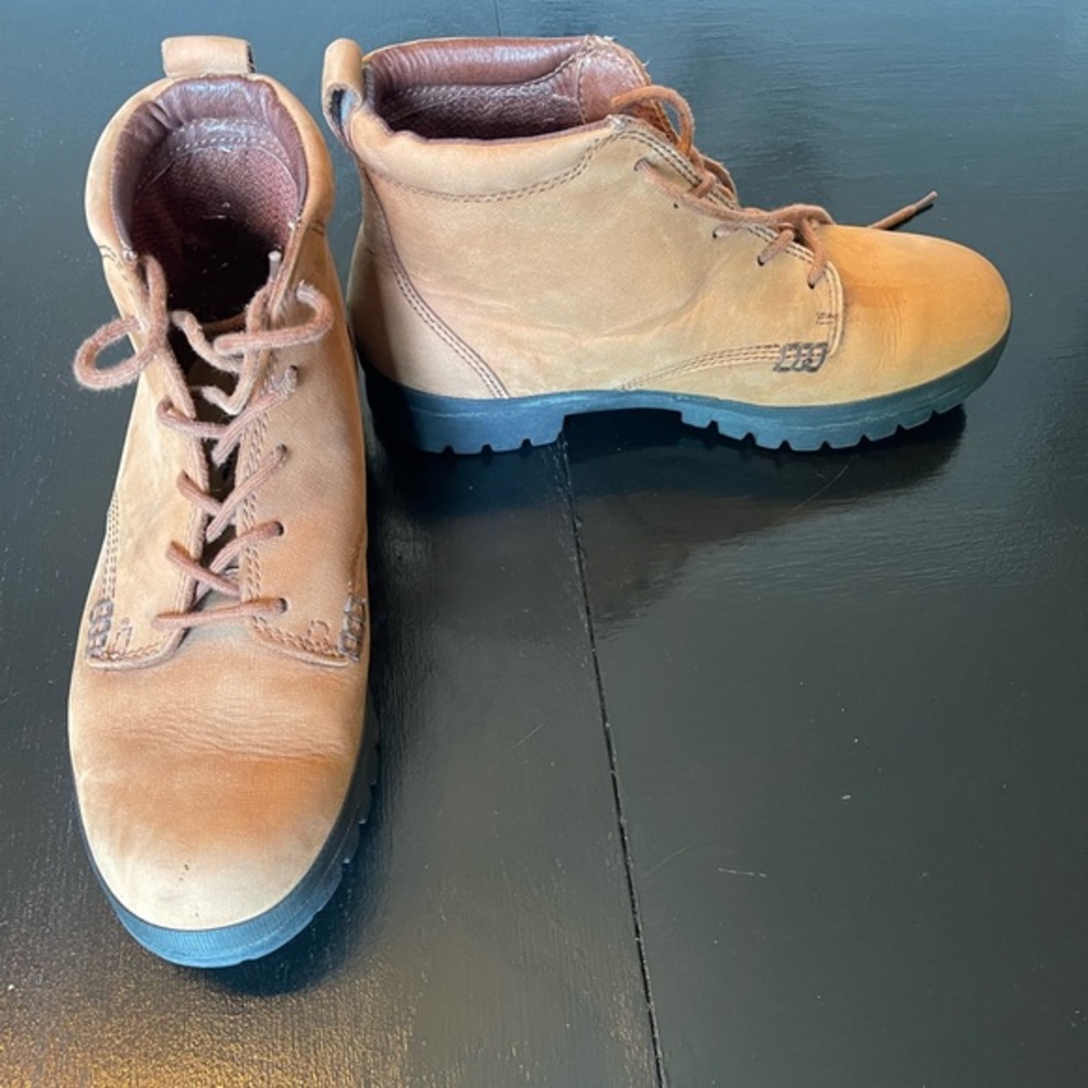Timberland Size 7.5 Brown Tan Boots